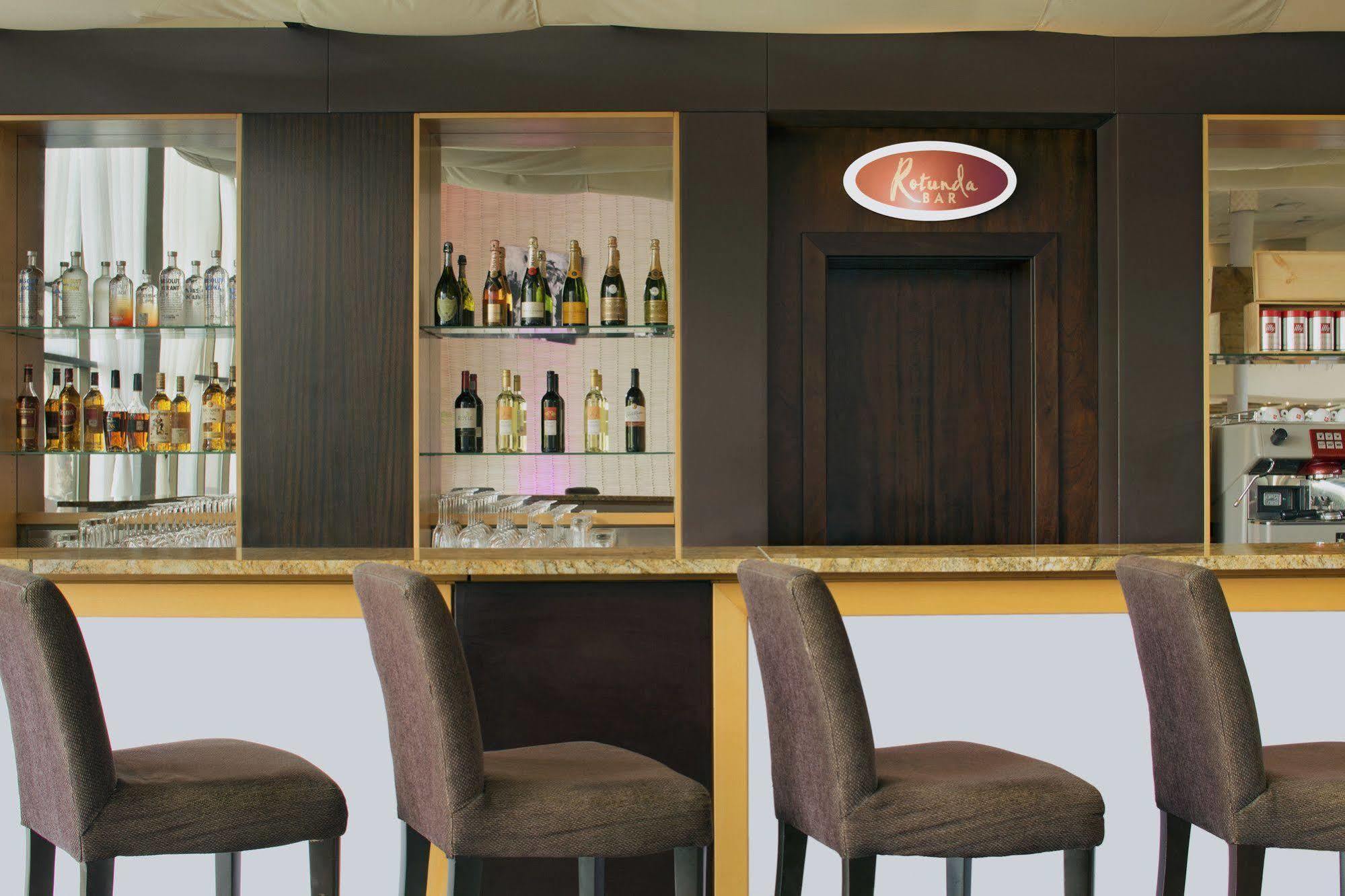 אויו Ibom Hotel & Golf Resort מראה חיצוני תמונה