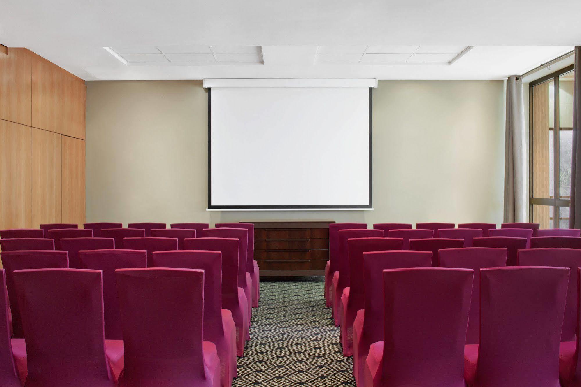 אויו Ibom Hotel & Golf Resort מראה חיצוני תמונה